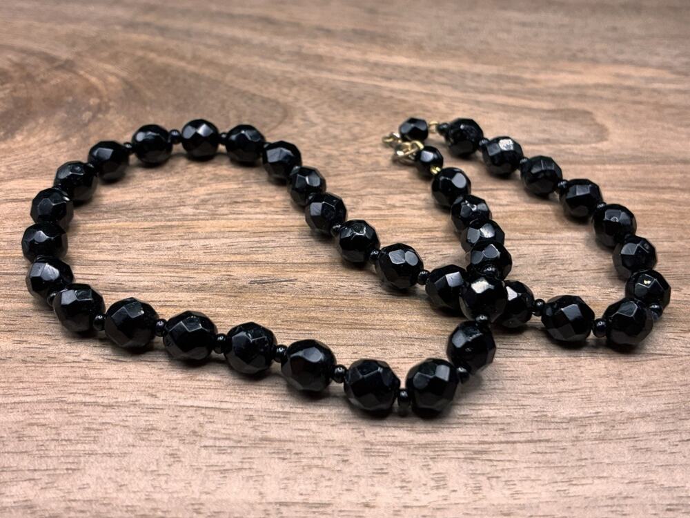 Vintage Black Faceted Glass Bead Necklace – Mid-Century Costume Jewelry